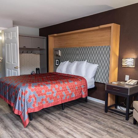 Columbus Inn And Suites Εξωτερικό φωτογραφία