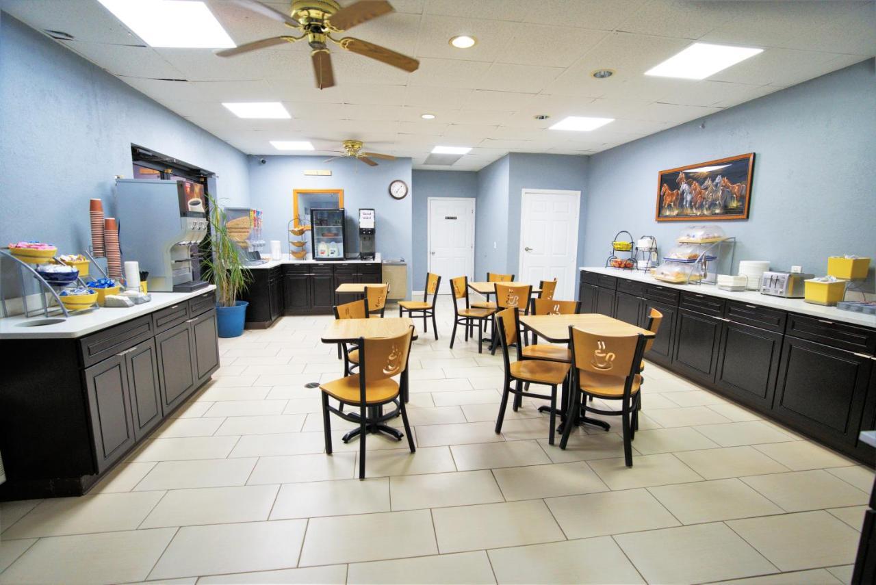 Columbus Inn And Suites Εξωτερικό φωτογραφία