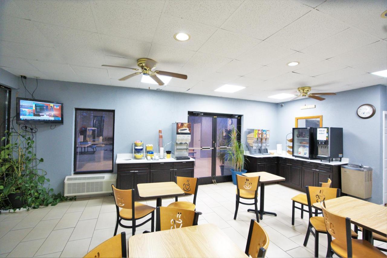Columbus Inn And Suites Εξωτερικό φωτογραφία