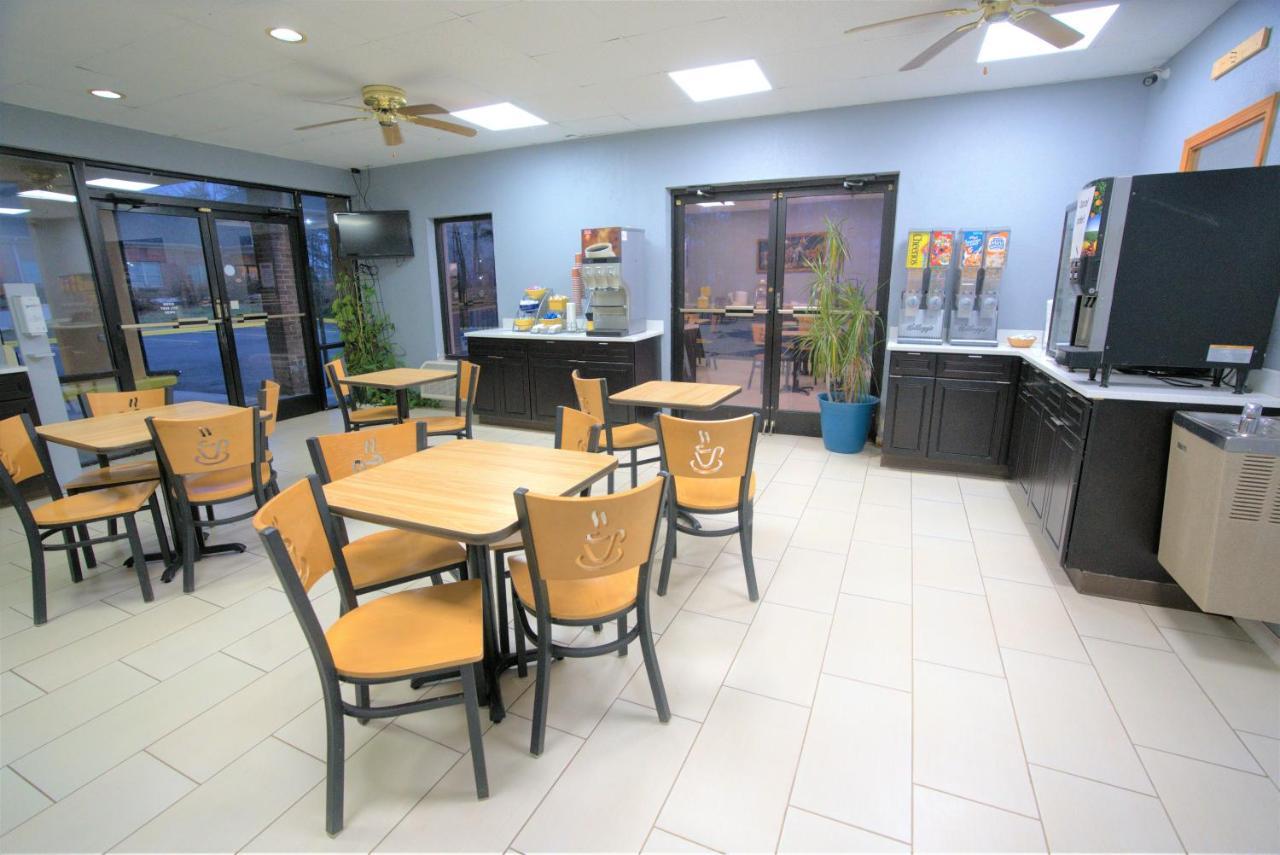 Columbus Inn And Suites Εξωτερικό φωτογραφία