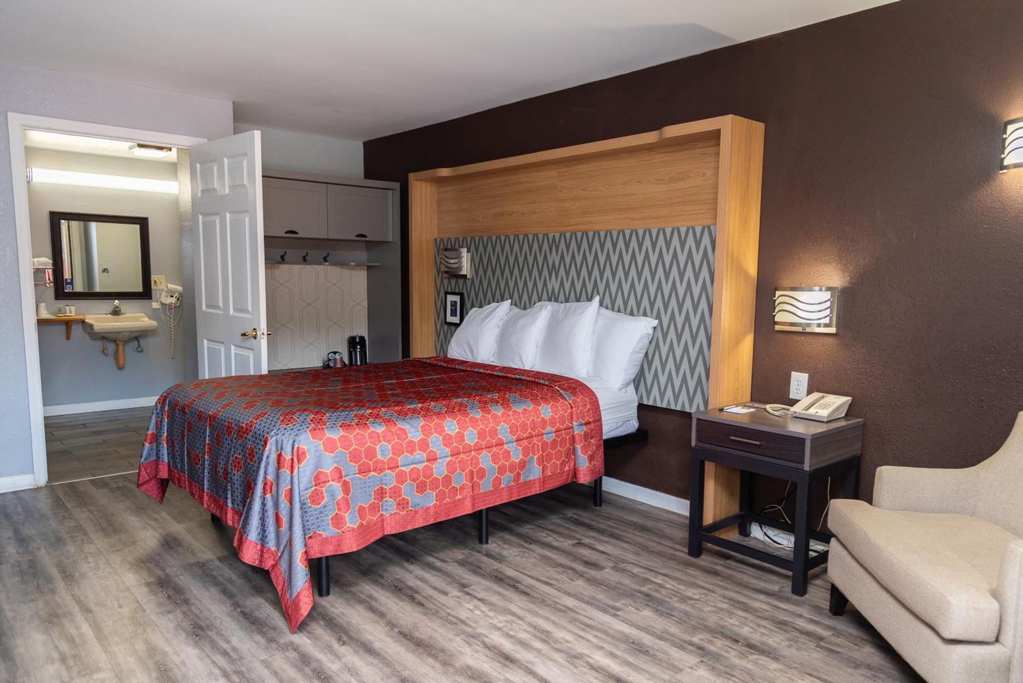 Columbus Inn And Suites Εξωτερικό φωτογραφία