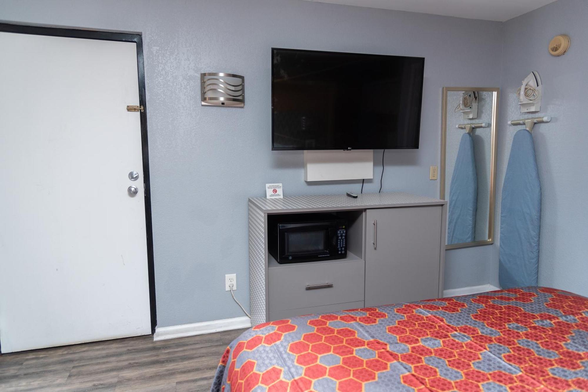 Columbus Inn And Suites Εξωτερικό φωτογραφία