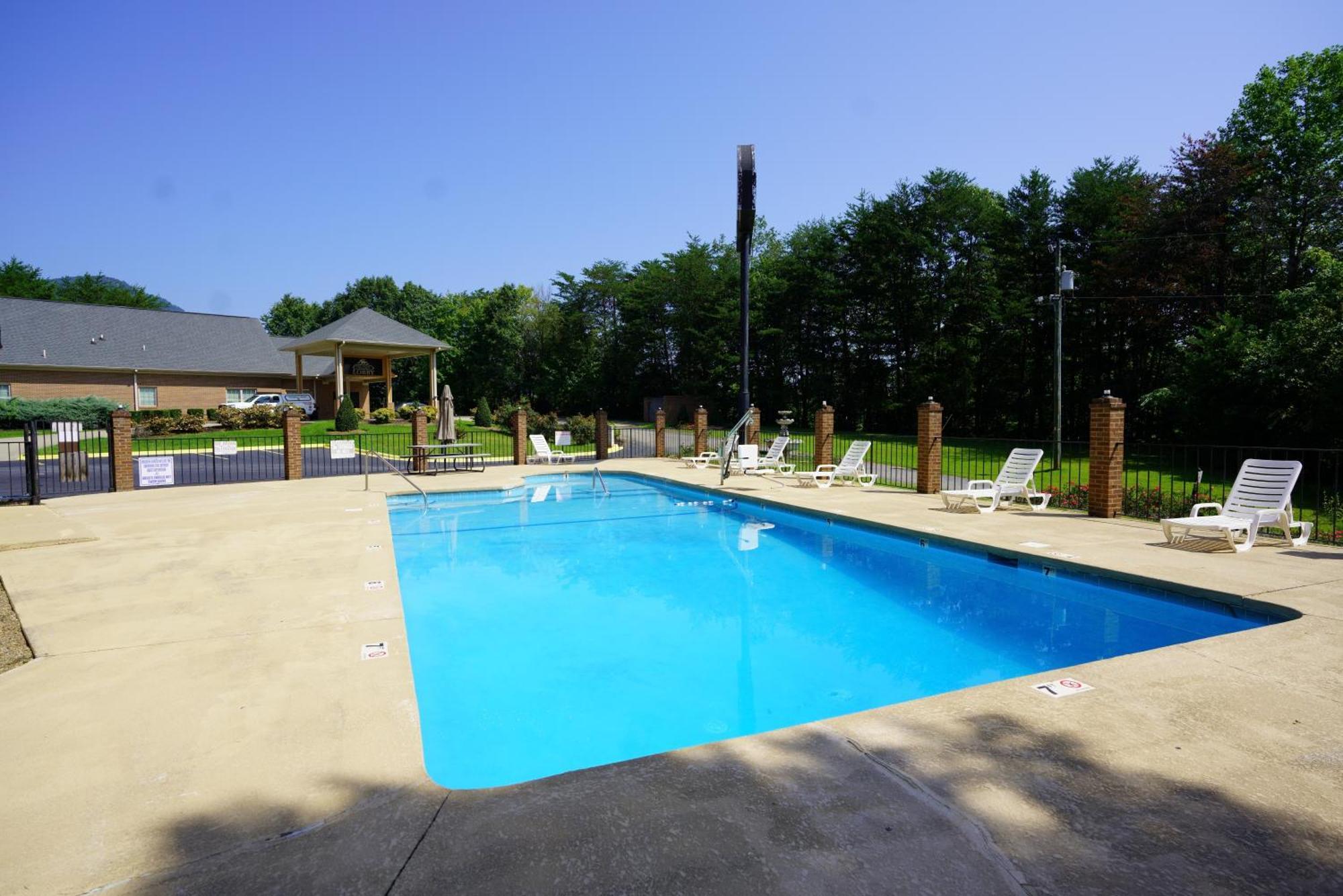 Columbus Inn And Suites Εξωτερικό φωτογραφία