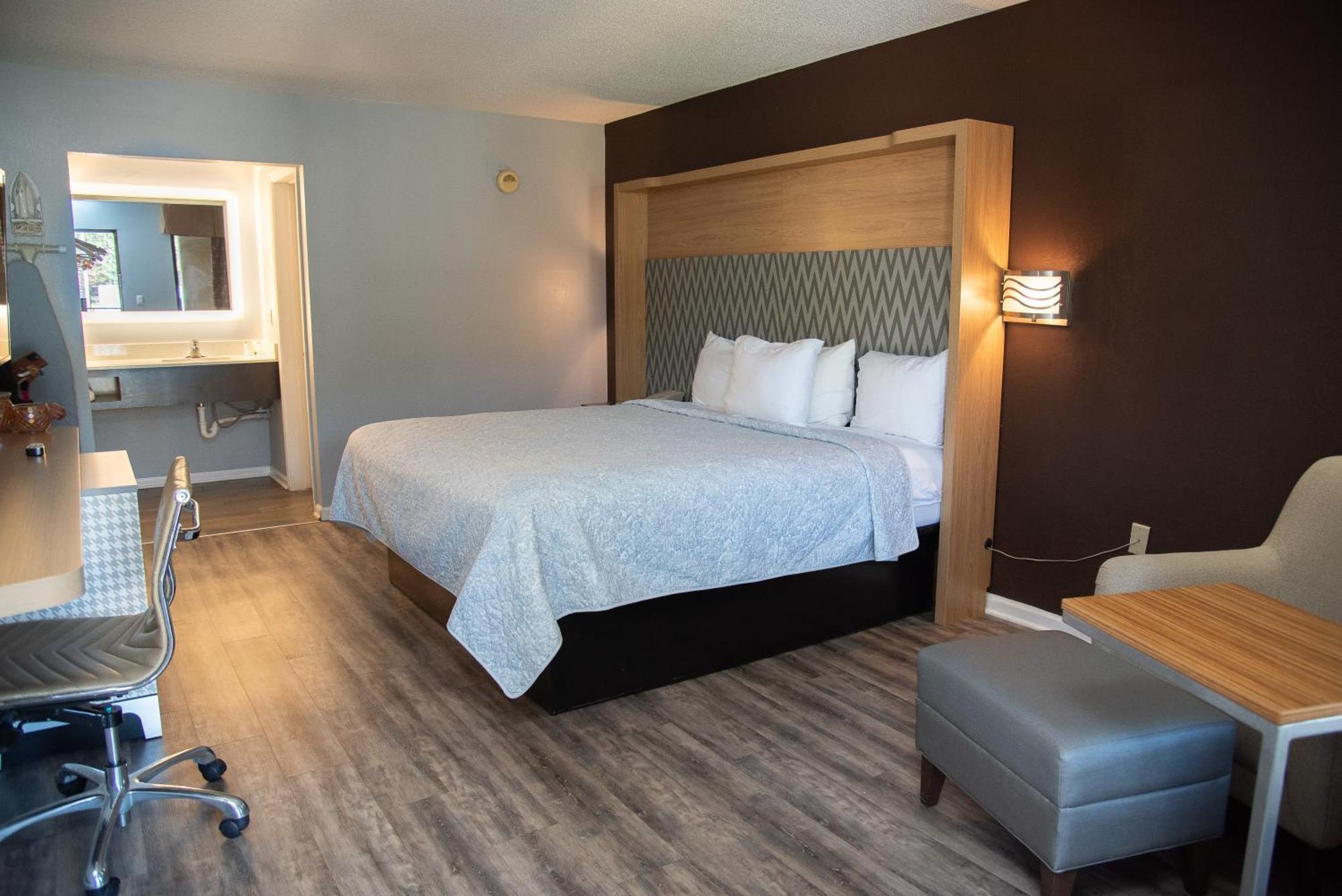 Columbus Inn And Suites Εξωτερικό φωτογραφία