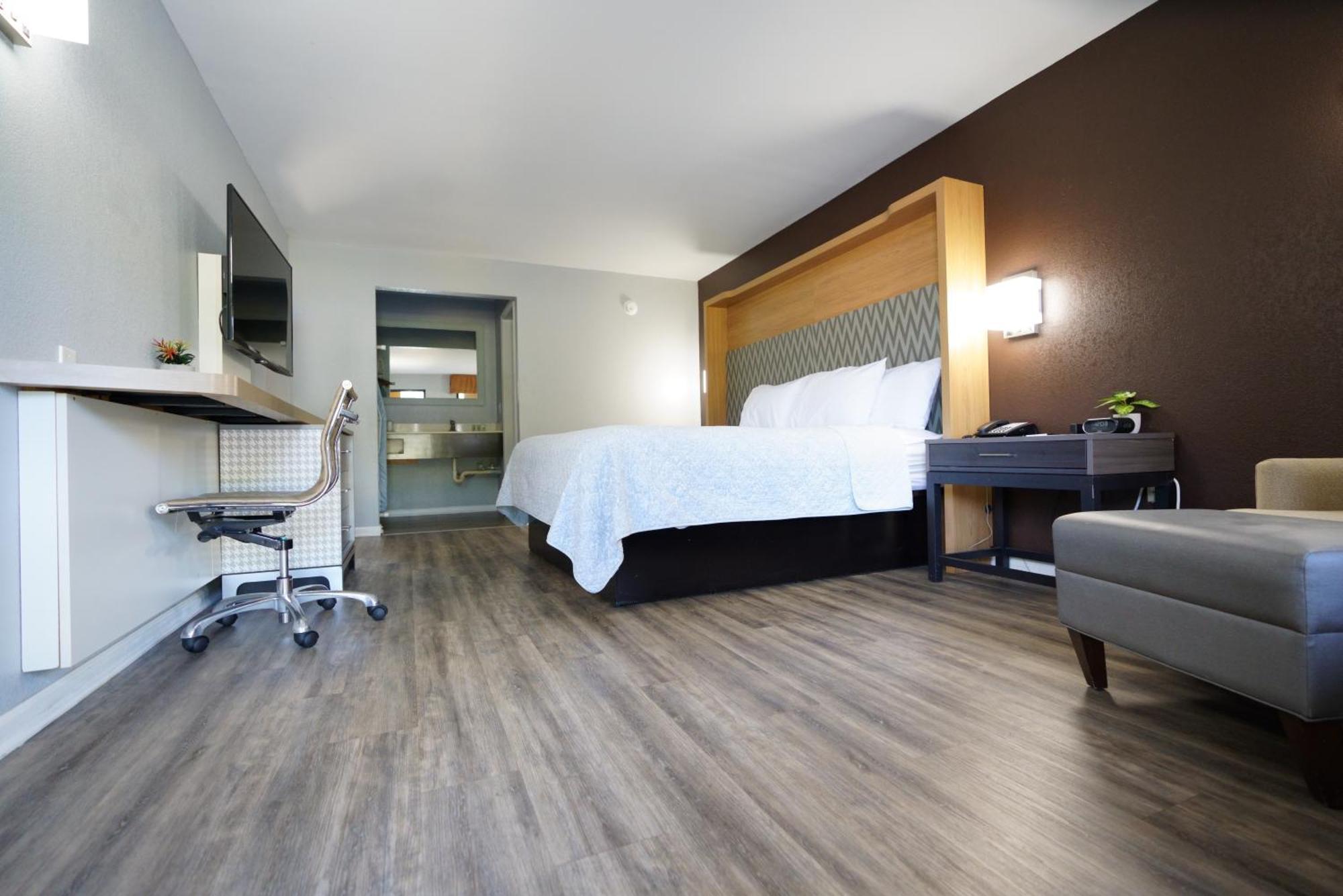 Columbus Inn And Suites Εξωτερικό φωτογραφία